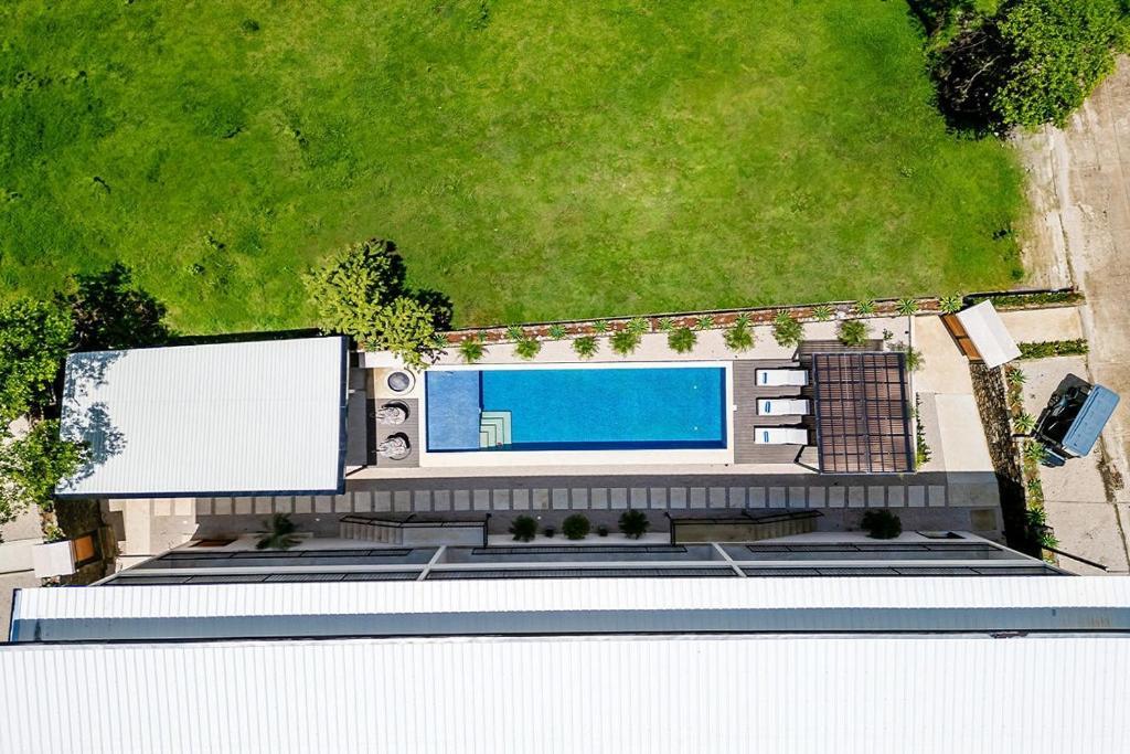 Tamarindo Beach, Prime Location, Fantastic Watersalt Pool & Cold Plunge, Family & Friends Exterior foto